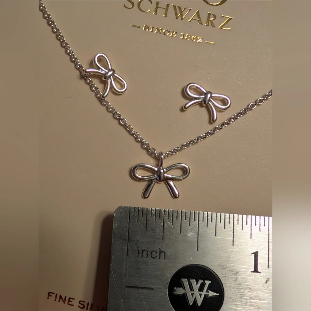 FAO Schwarz Fine Silver Plate Bow Necklace Set